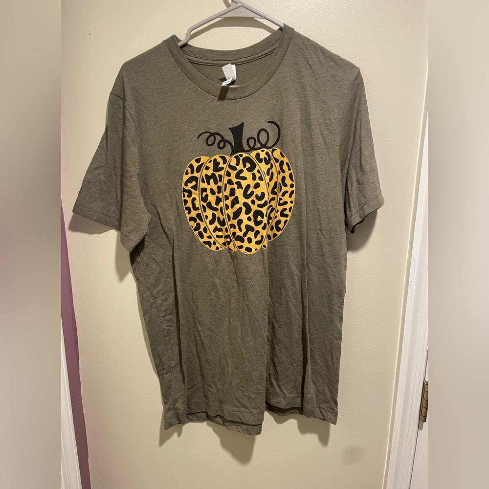 Bella Canvas Olive Graphic Tee with Leopard Pumpkin